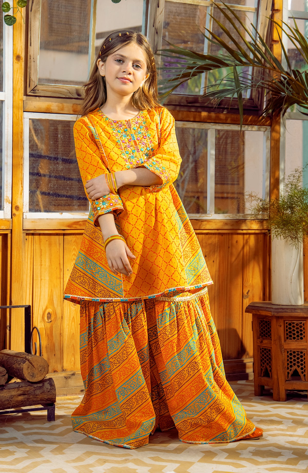 Sooraj Mukhi 2 Pc Suit