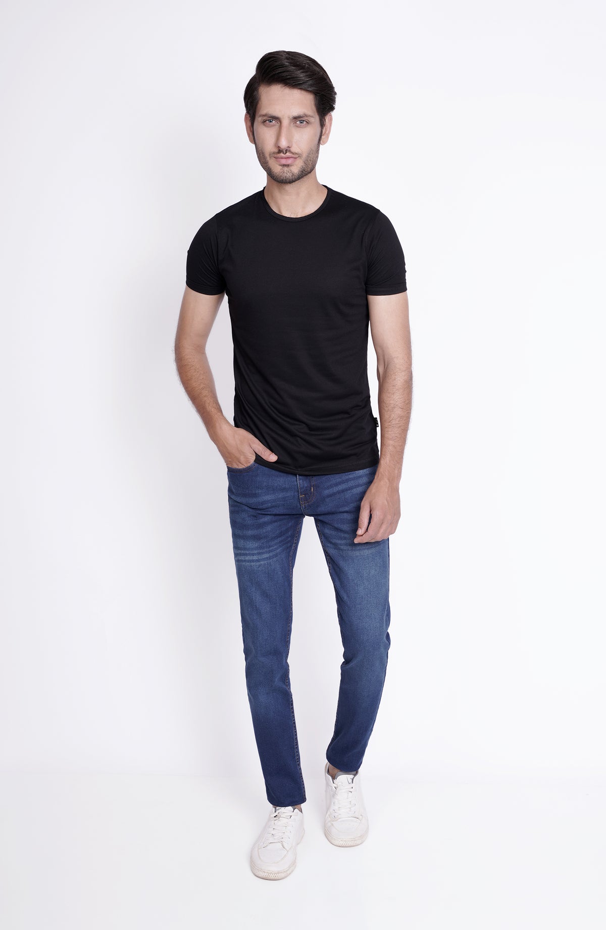 Scoop Neck Tee In Black