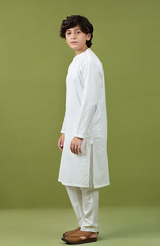 Lawn 80X80 Shiffili Emb. White Kurta