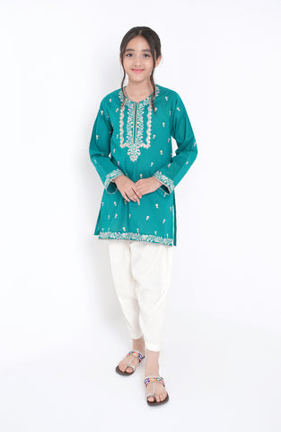 Zeenat Kurti